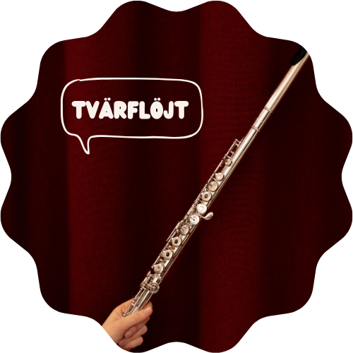 Bild på en tvärflöjt mot ett vinrött skynke