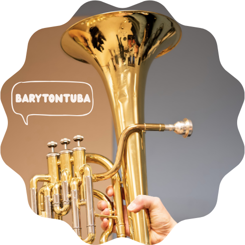 Bild på en barytontuba mot en blå klassrumsvägg